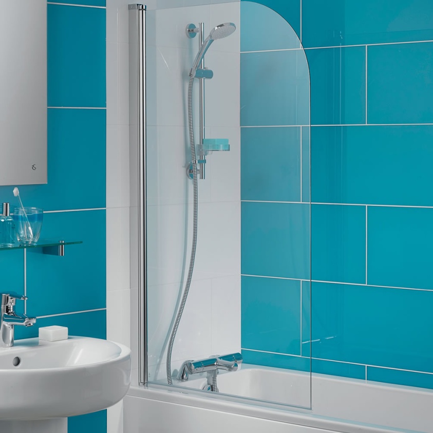 Lifestyle image of Ideal Standard Connect 2 Radius Hinged Bath Screen